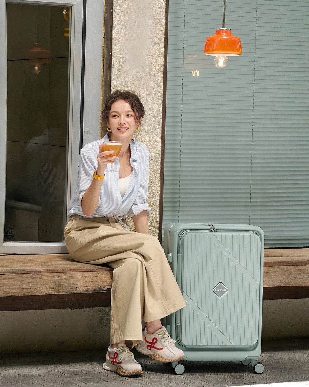 VELOX SPINNER 68/25 EXP TSA BO  lifestyle | American Tourister