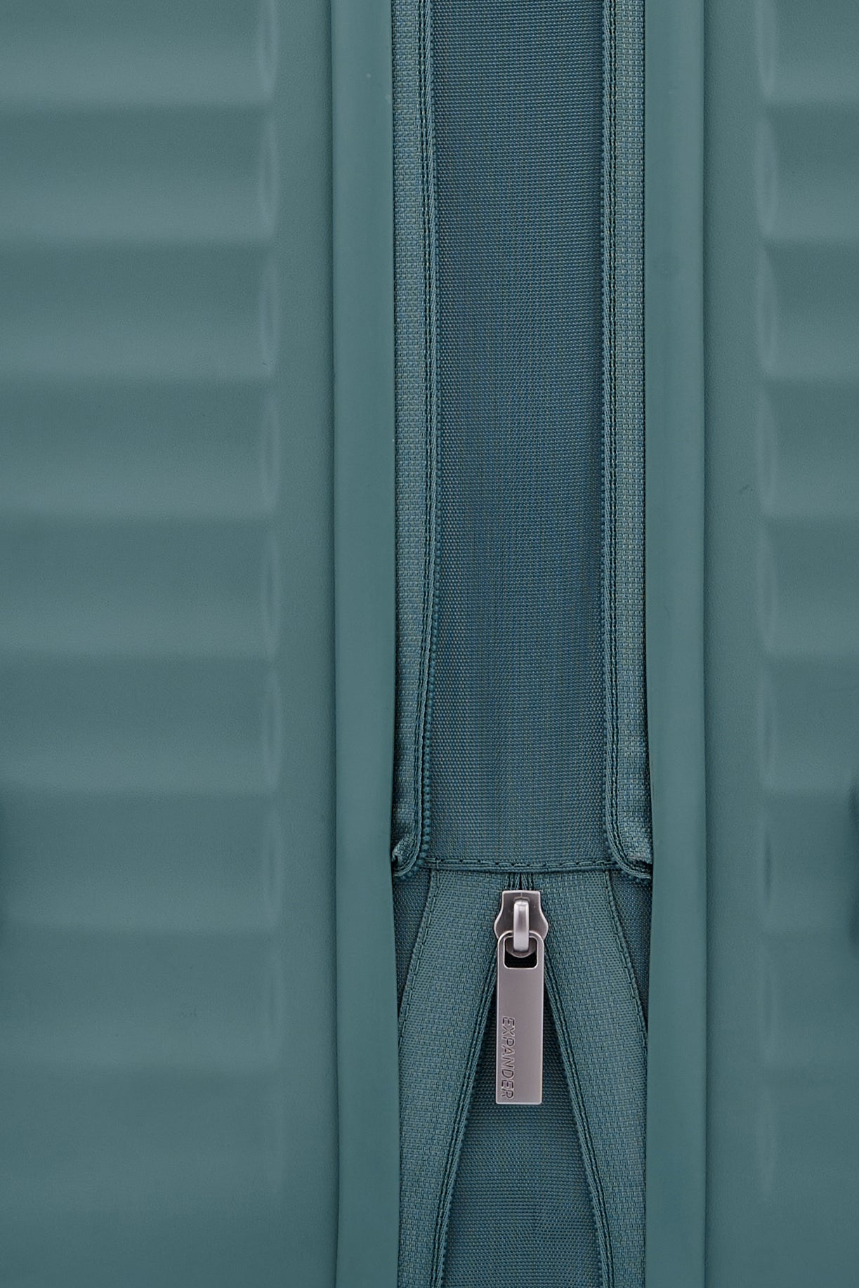 FRONTEC SPINNER 68/25 EXP TSA OS V2  usp | American Tourister